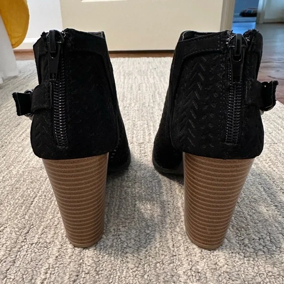 Qupid Black Cutout Ankle Booties with Brown Block Heel - Picture 7 of 7